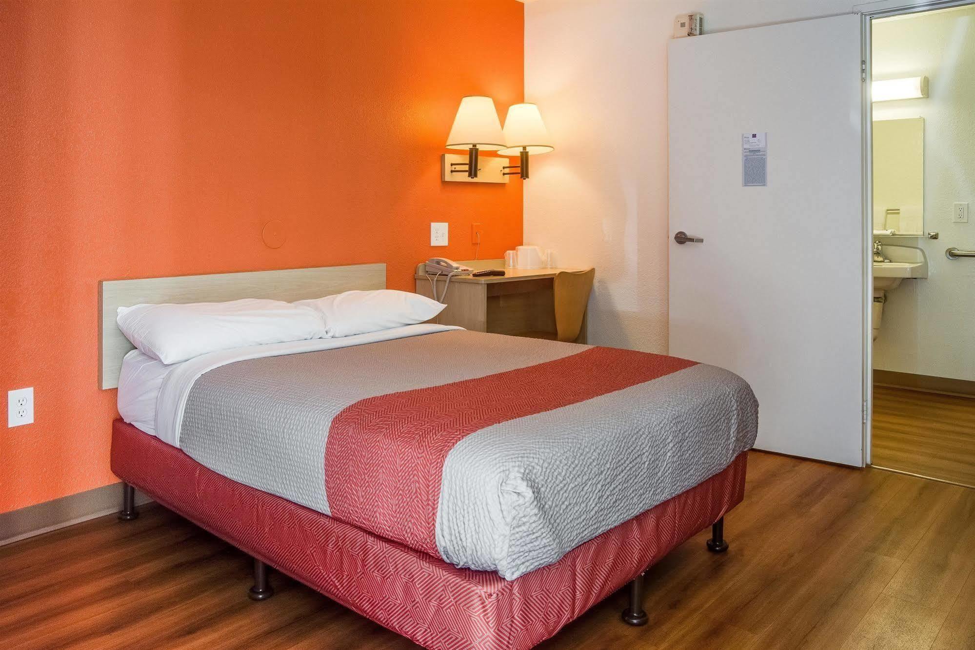 Motel 6-Kelso, Wa - Mt. St. Helens Dış mekan fotoğraf